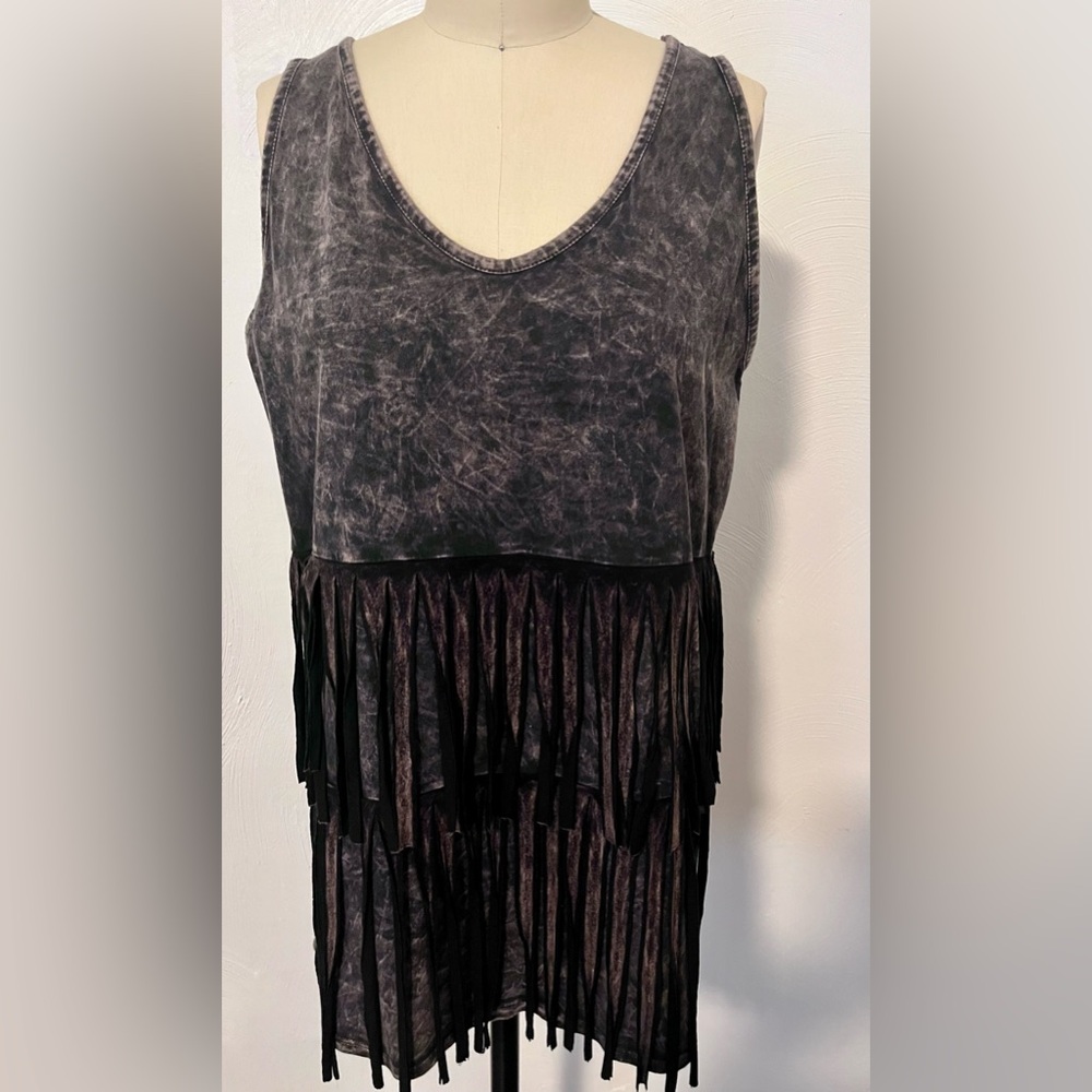 Acid wash sleeveless tunic